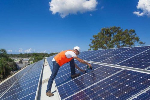 Hướng dẫn đăng ký phát triển nguồn điện mặt trời mái nhà tự sản xuất tự tiêu thụ